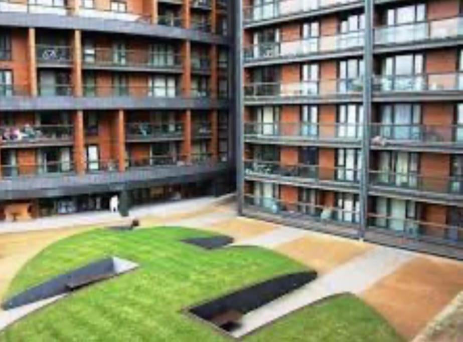 O2 Excel City Airport Apartment ลอนดอน ภายนอก รูปภาพ