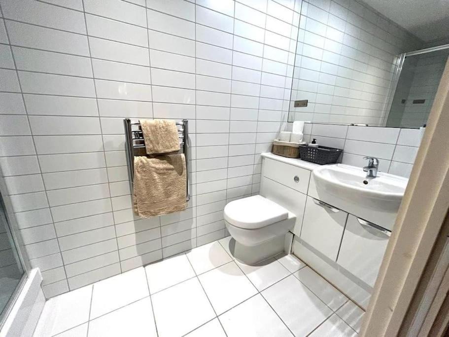 O2 Excel City Airport Apartment ลอนดอน ภายนอก รูปภาพ